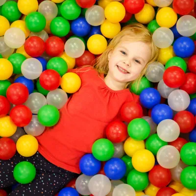 Plastové loptičky na hranie 6 cm, 200ks, farebné SPRINGOS KG0020