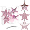 Sada 6 ks ružových ozdôb na stromček s motívom hviezdy. Výška ozdoby 7 cm, s tromi vzormi, pútko na zavesenie, nerozbitný plastový materiál. Ideálne na výzdobu stromčeka alebo ako vianočné dekorácie. Zadarmo povrázky pre ľahké zavesenie.