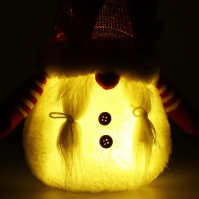 Škriatok GNOM s červenou čiapkou svietiacou 36cm, vianočné dekorácie