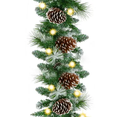 Vianočná reťaz LED Girlanda z vetvičiek so šiškami 2,8m zelená