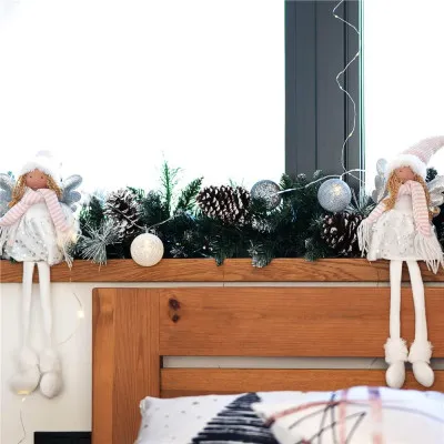 Vianočná reťaz LED Girlanda z vetvičiek so šiškami 2,8m zelená