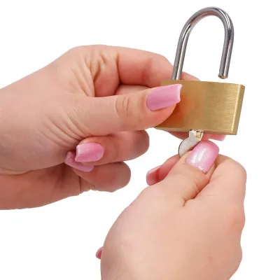 Visiaci zámok na kľúč SPRINGOS GA0079 zlatý