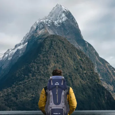 Trekový batoh 60l SPRINGOS WANDER CS0129 tmavo modrý