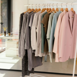 Drevené ramienka 10 ks SPRINGOS HG0085 prírodný