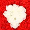 Medvedík z ruží 22 cm SPRINGOS ROSE BEAR HA7219 červený s bielym srdcom