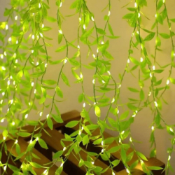Svetelný záves s listami 200 LED 5,85 m SPRINGOS CL4125
