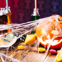 Pavučina s pavúkmi 20g SPRINGOS HALLOWEEN biela