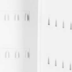 Skrinka na kľúče 64 háčikov, biela SPRINGOS TX5035