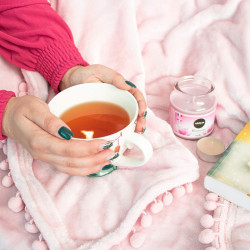 Deka 200x220 cm s brmbolcami SPRINGOS BOHO ružová