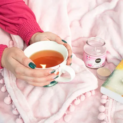 Deka 200x220 cm s brmbolcami SPRINGOS BOHO ružová