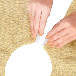 Koberec pod vianočný stromček so Santom 106 cm, zlatý