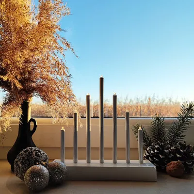 LED vianočný svietnik - 7 sviečok, 20cm, 3xAA, biely