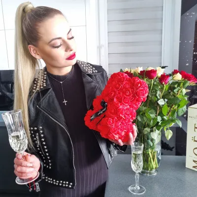 Medvedík z ruží 30 cm, červený SPRINGOS ROSE BEAR